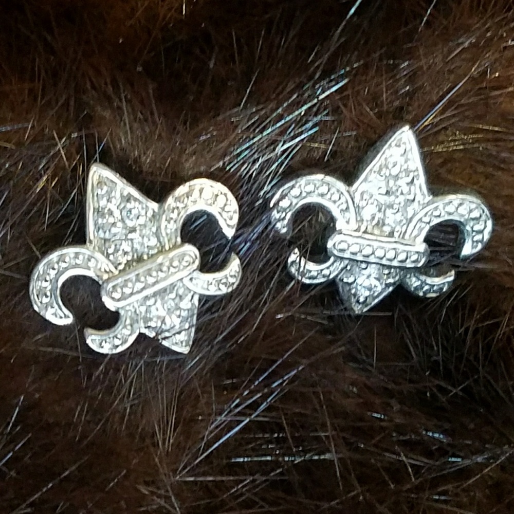 Fleur de lis earrings loaded with crystals